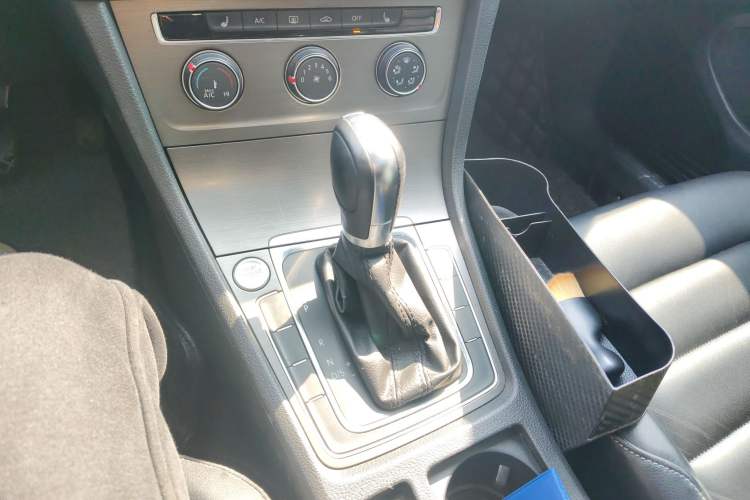 Used Volkswagen Golf 2016 230TSI Automatic Luxury Version
