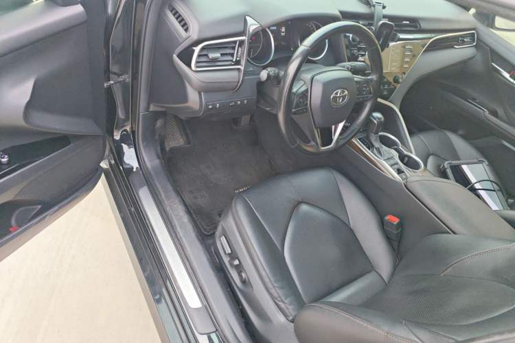 Used Toyota Camry 2018 2.5G Luxury Edition
