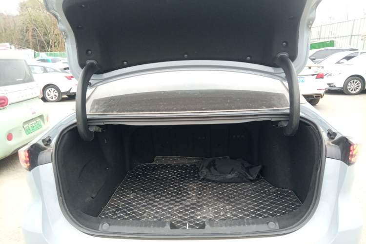 Used Geely Galaxy L6 2023 125km Starship