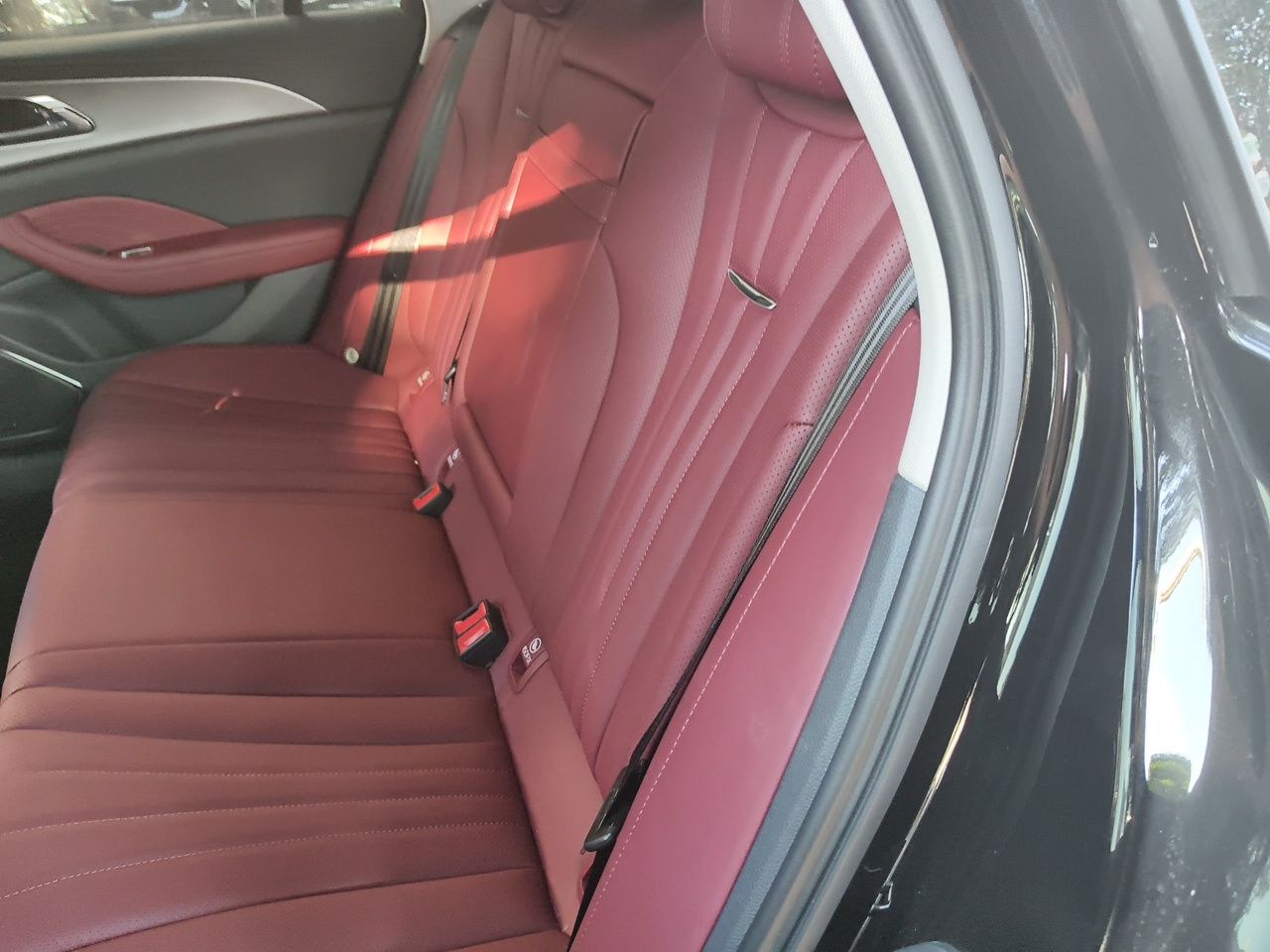 Hongqi H5 2024 1.5T DCT Smart Connect Flagship Edition - Chinese Trim Yun — снимка 14