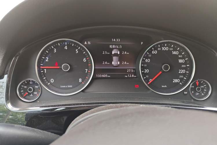 Used Volkswagen Touareg 2018 3.0 TSI Glory Collection Edition Instrument Cluster
