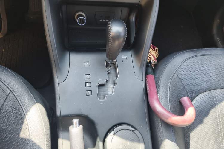 Used Hyundai ix35 2012 2.0L Automatic Two-Wheel Drive Elite Edition GLS Gear Lever