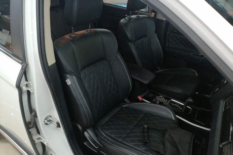 Used Mitsubishi Outlander 2020 2.4L 4x4 Zhi Xiang Edition 7-Seater