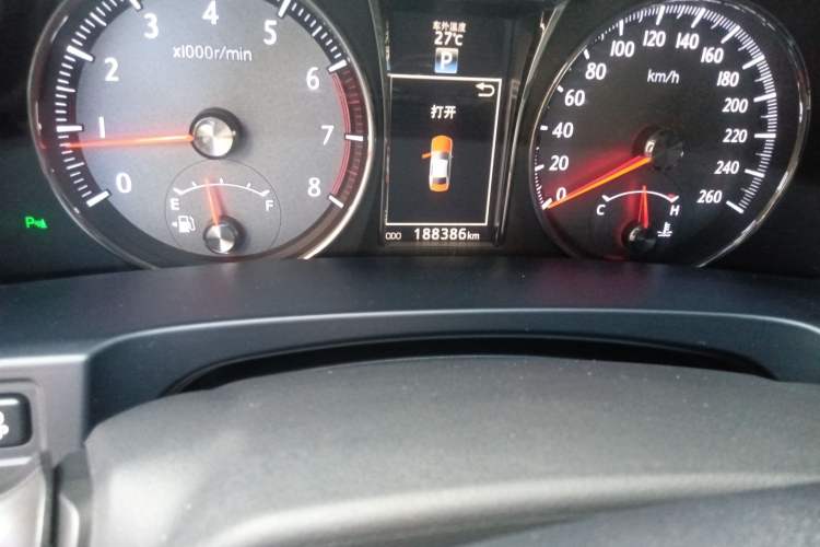 Used Toyota Crown 2017 2.0T Sport Edition Odometer Close Up