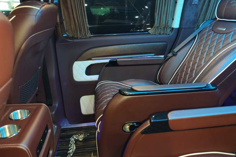 Used Mercedes-Benz Vito 2018 2.0T Business Version China VI Emission Standard
