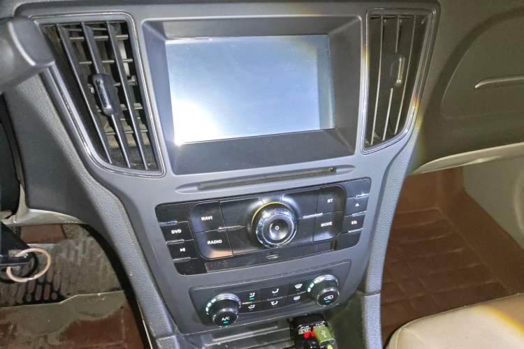 Used BAIC Senova D50 2014 1.5L manual standard version