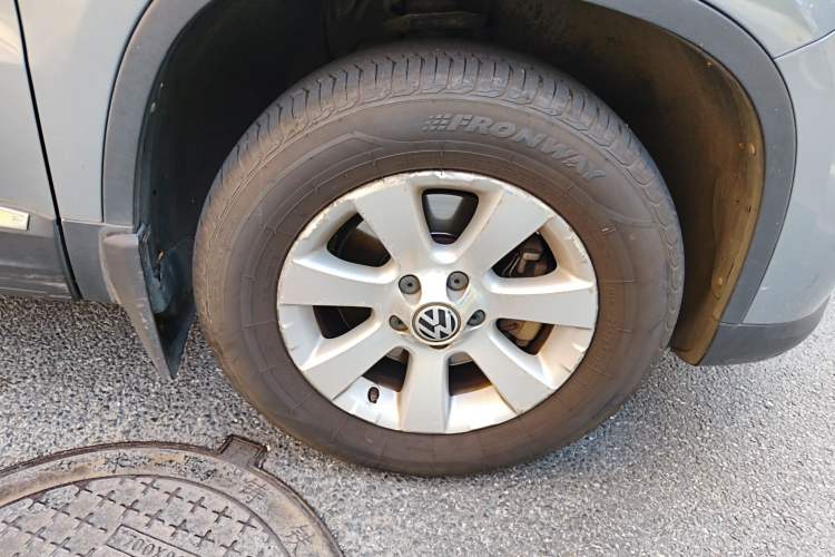 Used Volkswagen Tiguan 2012 1.8TSI Automatic Two-Wheel Drive Trend Edition Right Front Wheel Hub