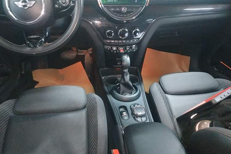 Used MINI Countryman 2017 1.5T COOPER ALL4 Gear Lever