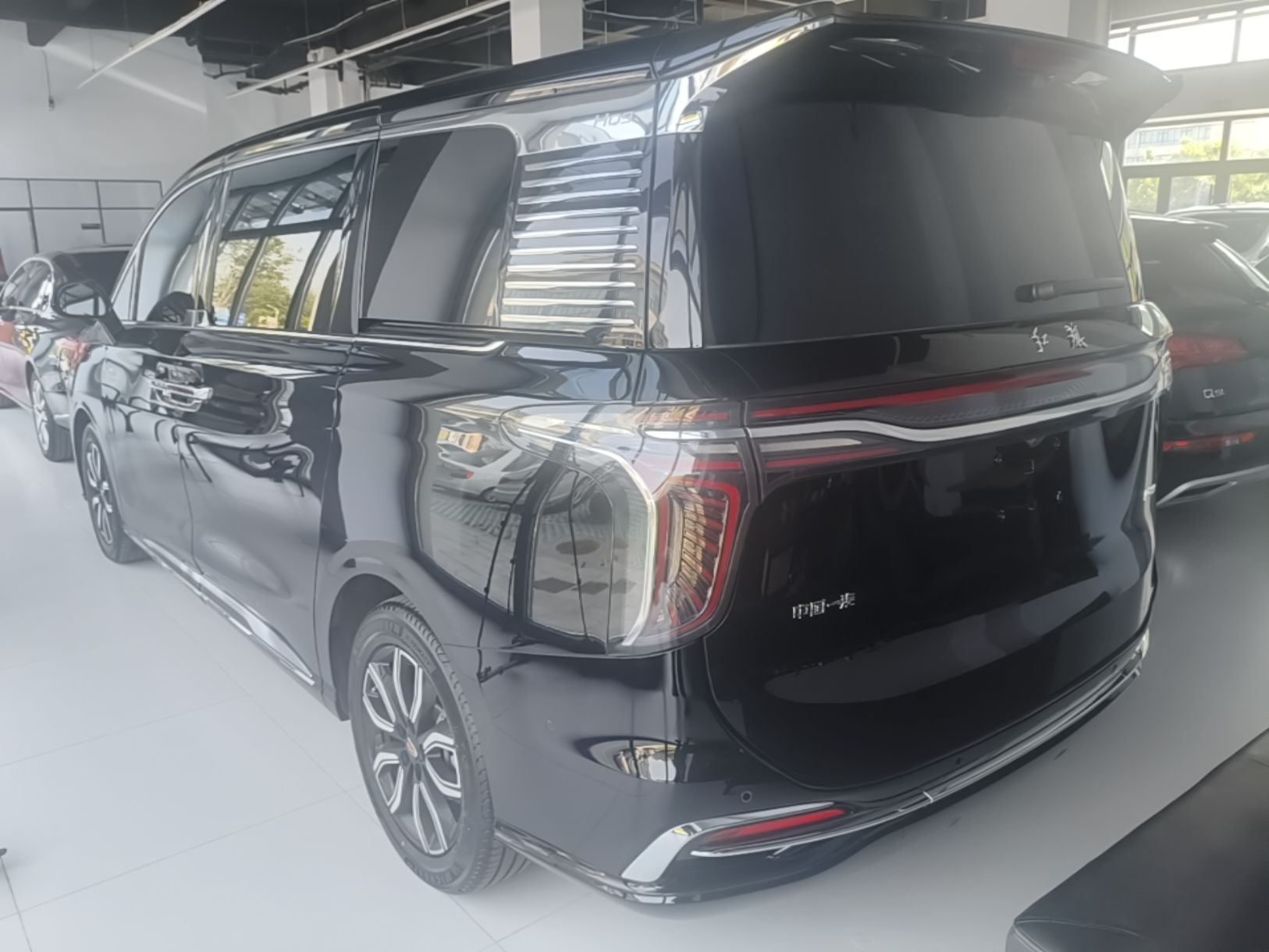 Hongqi HQ9 2023 2.0T Smart Connect Flagship Edition - Chinese Trim Ling — снимка 4