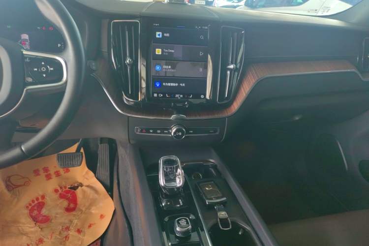 Used Volvo XC60 2022 B5 4x4 Smart Luxury Edition
