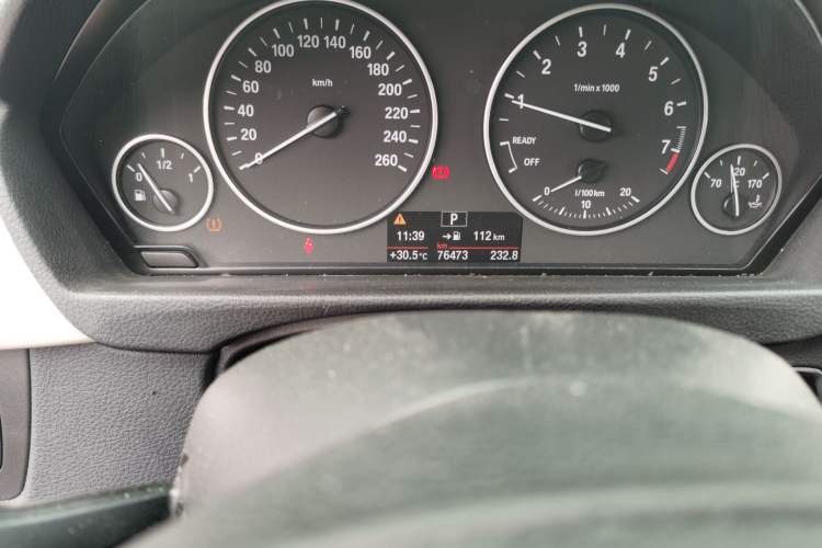 Used BMW 3 Series GT 2017 320i Sport Edition Odometer Close Up