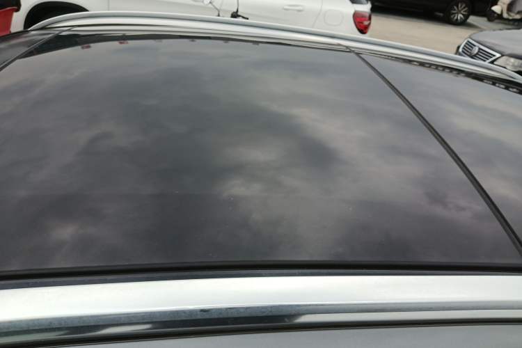 Used Mercedes-Benz GLA 2016 GLA 200 Fashion Model Roof