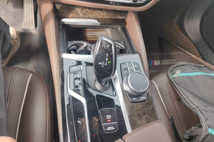 Used BMW 5 Series 2021 Restyled 530Li Leading Edition Luxury Package
