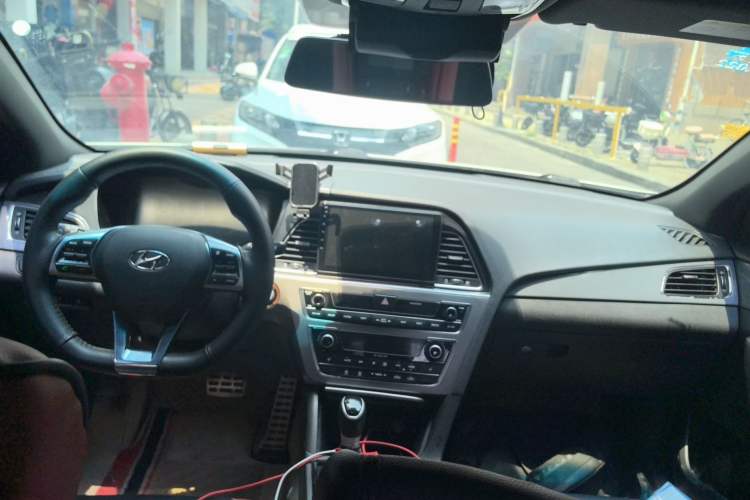 Used Hyundai Sonata 2015 1.6T GLS Smart Model Center Console