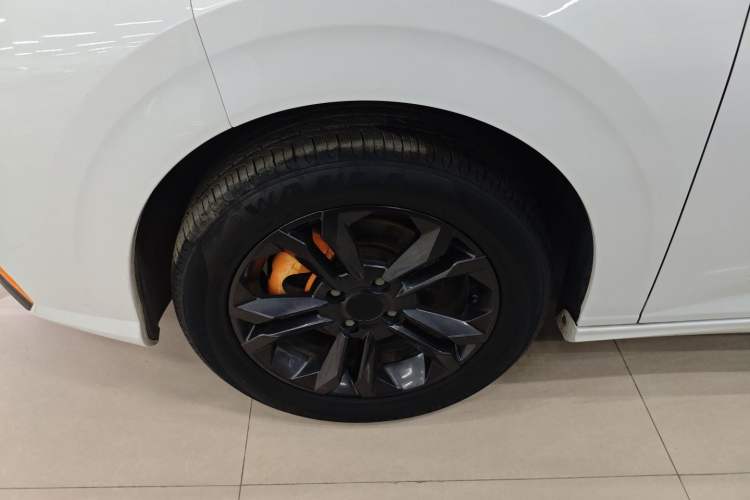 Used Dongfeng Aeolus Yixuan 2023 Mach Edition 1.5L Automatic Chasing Shadow Version
