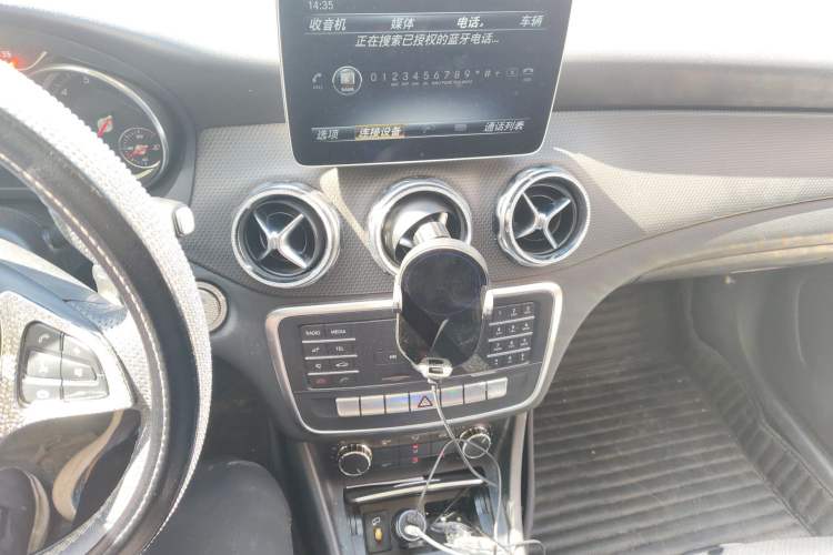 Used Mercedes-Benz GLA 2018 GLA 200 Sport Edition Audio And AC Panel