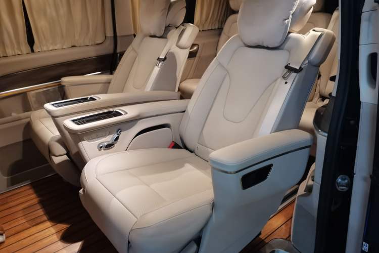 Used Mercedes-Benz V-Class 2021 V 260 L Long-wheelbase Luxury Edition