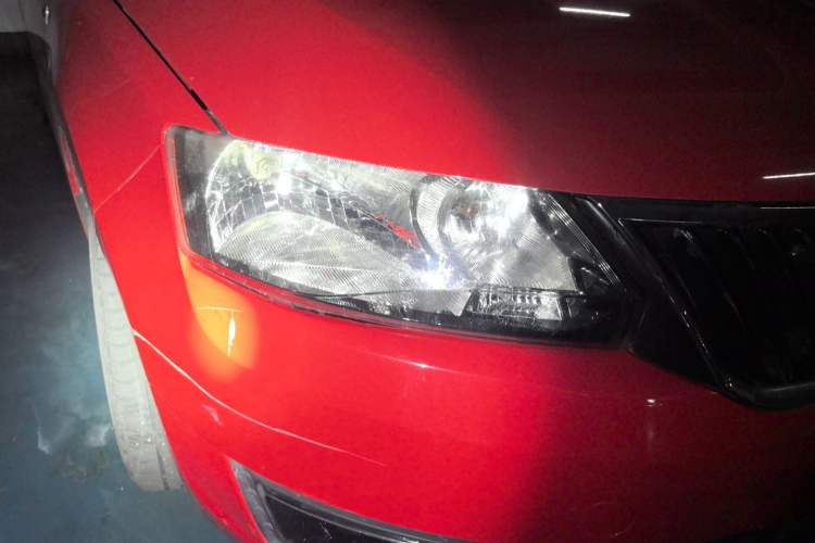 Used Skoda Rapid Spaceback 2014 1.6L Automatic Enjoyment Edition
