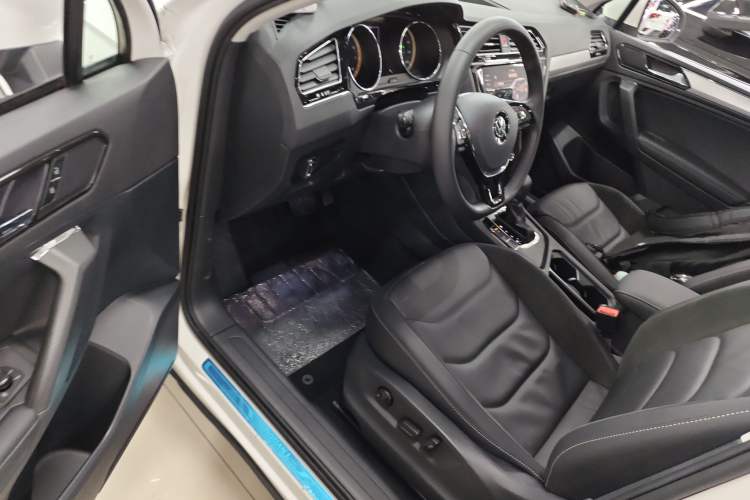 Used Volkswagen Tiguan L 2020 330TSI Automatic Two-Wheel Drive Panoramic Comfort Edition China VI Standard Driver Seat