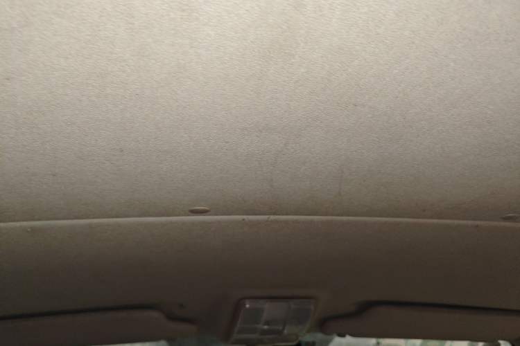 Used SAIC MAXUS Xintu V80 2017 2.5T 5-Speed Manual Aoyuntong National IV Short Wheelbase Ultra-Low Roof 5/6/10-Seater