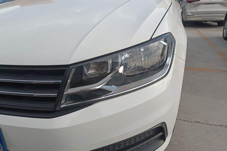 Used Volkswagen Santana 2021 1.5L Manual Fashion Edition Left Front Headlight