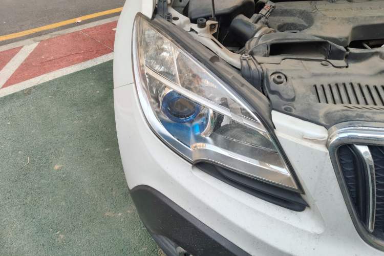 Used Buick Encore 2015 1.4T Automatic Two-Wheel Drive Urban Elite Version Right Front Headlight