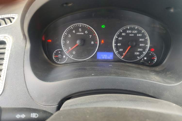 Used Geely Auto Diamond 2016 1.5L Manual Entry-Level Trim Odometer Close Up