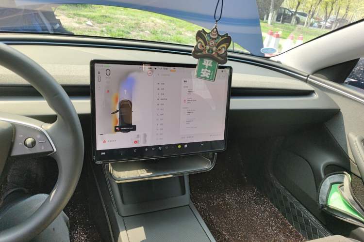 Used Tesla Model 3 2023 Rear-Wheel-Drive Version Audio And AC Panel