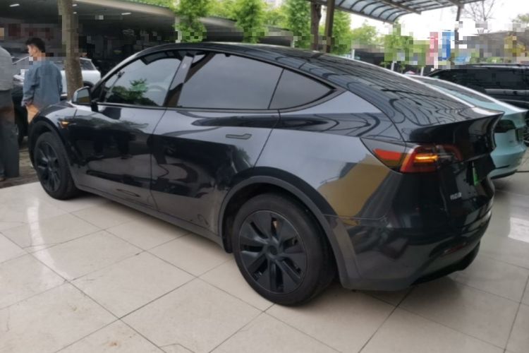 Used Tesla Model Y 2024 Rear-Wheel-Drive Version Exterior 2