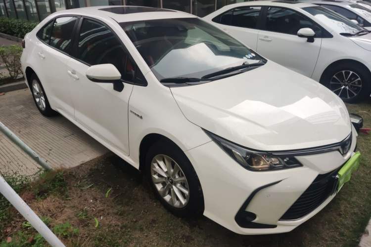 Used Toyota Corolla 2021 Dual-Motor 1.8L E-CVT Elite Edition Front Right 45 Deg