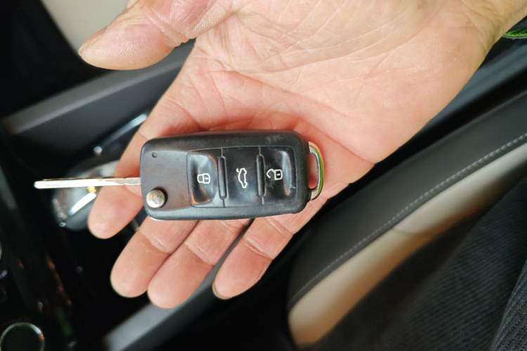 Used Volkswagen Sagitar 2015 230TSI Automatic Comfort Version Vehicle Key