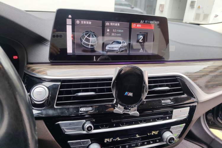 Used BMW 5 Series New Energy 2019 Updated 530Le Pioneer Edition Audio And AC Panel