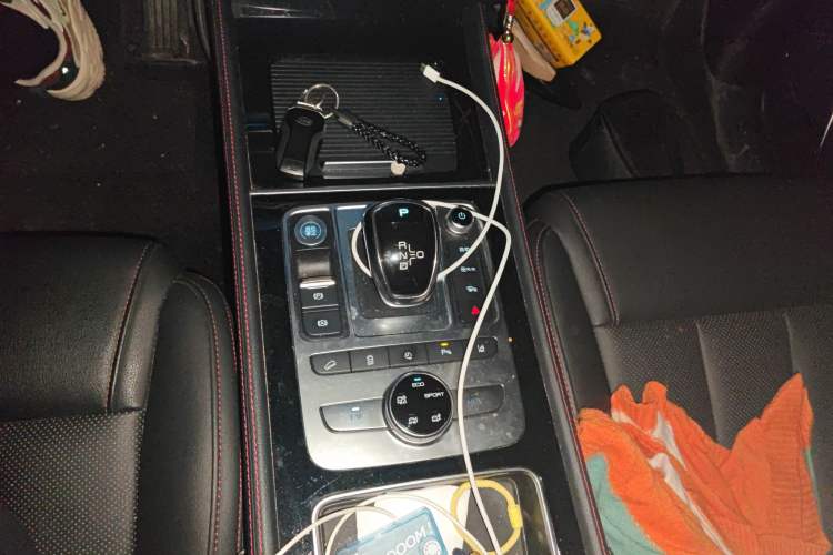 Used BYD Tang New Energy 2018 DM 2.0T All-Wheel Drive Smart Connectivity Luxury Model 7 Seats China V Emission Standard