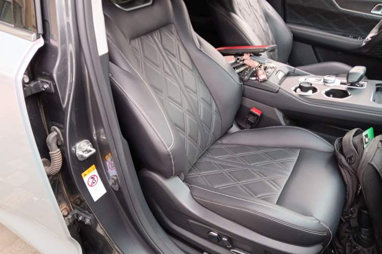 Used Changan UNI-K 2024 2.0T Two-Wheel Drive Global Edition