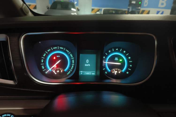 Used Buick GL8 2011 2.4L LT Luxury Business Executive Edition