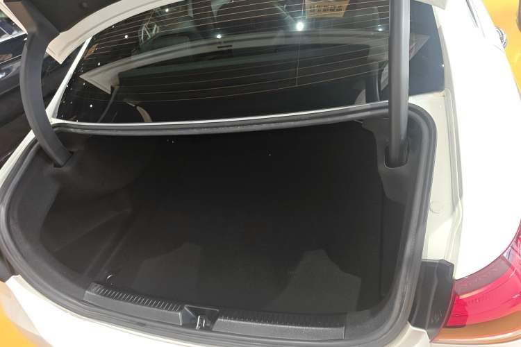 Used Mercedes-Benz A-Class 2021 A 200 L Sport Sedan Fashion Model
