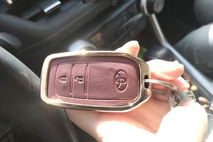 Used Toyota RAV4 2021 Dual-Engine 2.5L E-CVT Four-Wheel Drive Elite PLUS Edition Vehicle Key