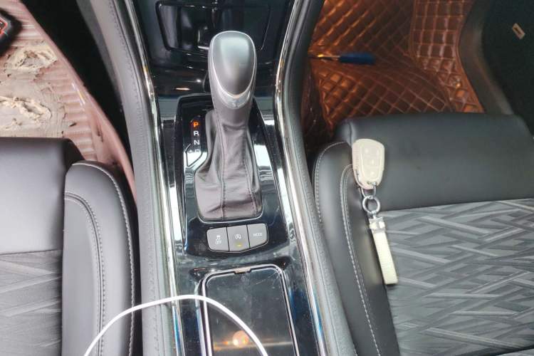 Used Cadillac ATS-L 2017 28T Tech Edition Gear Lever