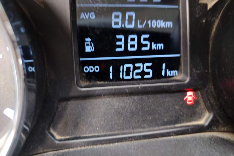 Used JAC Group V7 2018 2.0T Two-Wheel-Drive Luxury Version D19TCIE13 Odometer Close Up