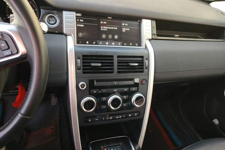 Used Land Rover Discovery Sport 2019 240 PS HSE Version China VI Standard Audio And AC Panel