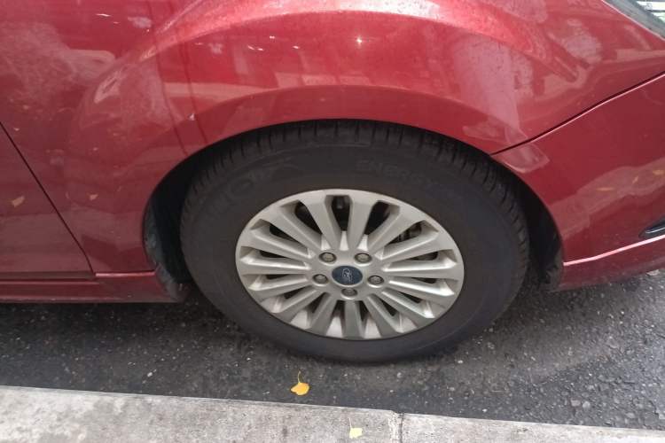 Used Ford Focus 2013 Hatchback Classic 1.8L Automatic Fashion Edition