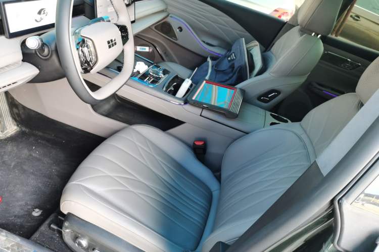 Used Geely Galaxy 8 2025 130km EM-P Starship Edition