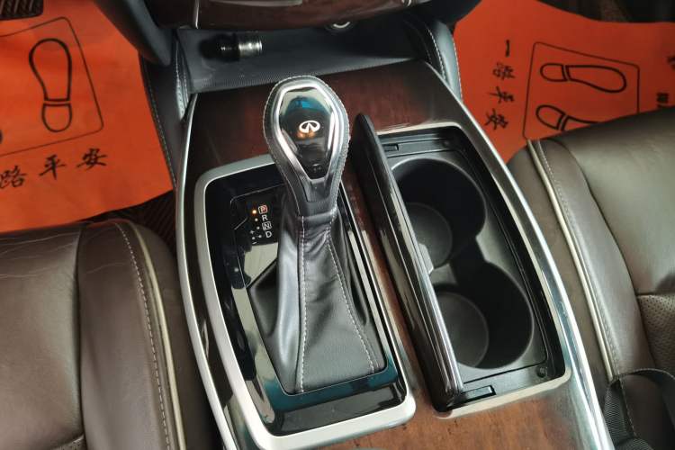 Used Infiniti QX60 2016 2.5 S/C Hybrid Two-Wheel-Drive Excellence Edition China V Standard