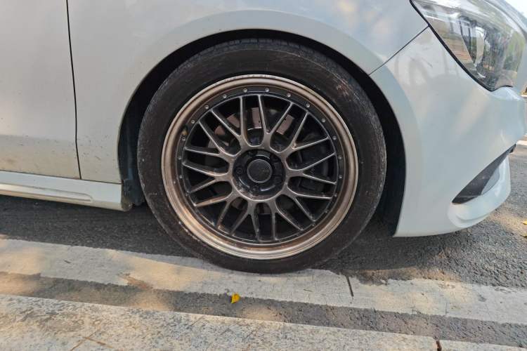 Used Mercedes-Benz CLA 2017 CLA 220 4MATIC Right Front Wheel Hub