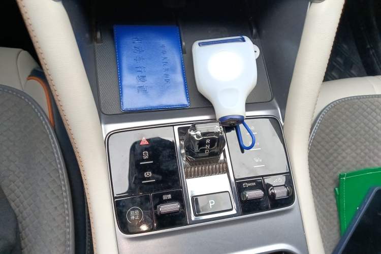 Used BYD Song PLUS New Energy 2023 Champion Edition EV 520KM Prestige Model Gear Lever