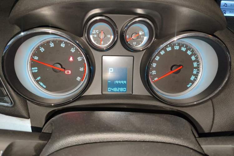 Used Buick Encore 2015 1.4T Automatic Two-Wheel Drive Urban Elite Version
