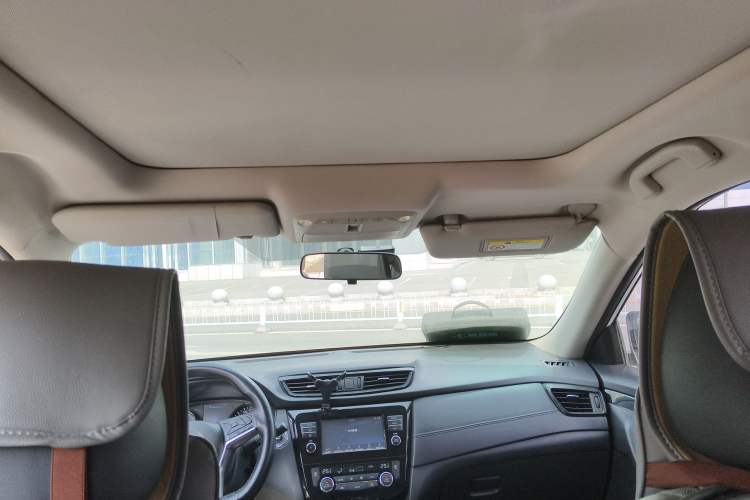 Used Nissan X-Trail 2017 2.5L CVT Leading Edition 4WD