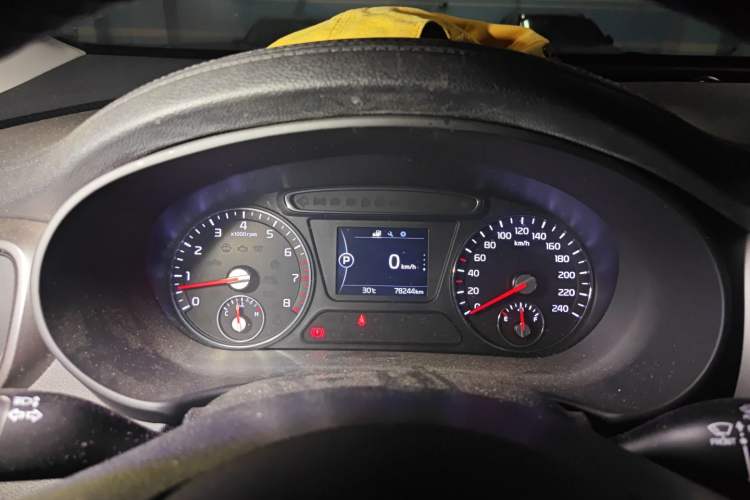 Used Kia Sorento 2016 Sorento L 2.4L Gasoline 4WD Custom Edition 5 Seats China IV Standard