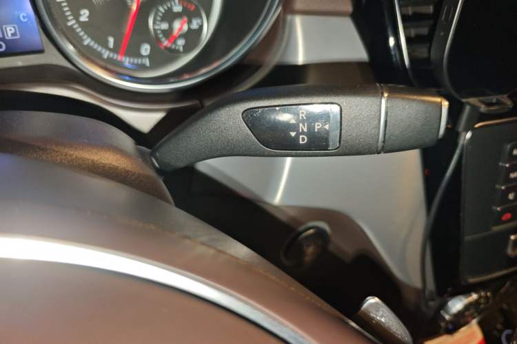 Used Mercedes-Benz GLS 2018 Facelift GLS 320 4MATIC Gear Lever