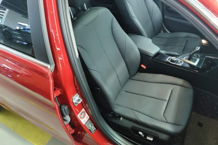 Used BMW 3 Series 2017 320Li Fashion Model Right Front Seat